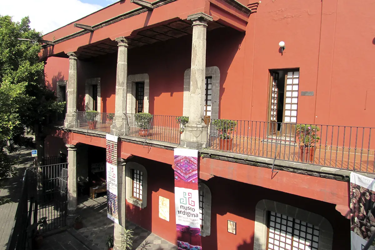 museo-indigena-antigua-aduana-de-peralvillo