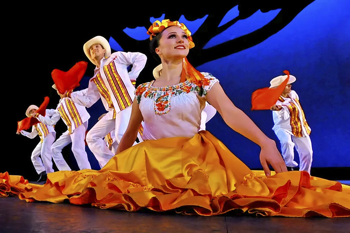 GYG-3729-Ballet-Folclorico-Mexicano