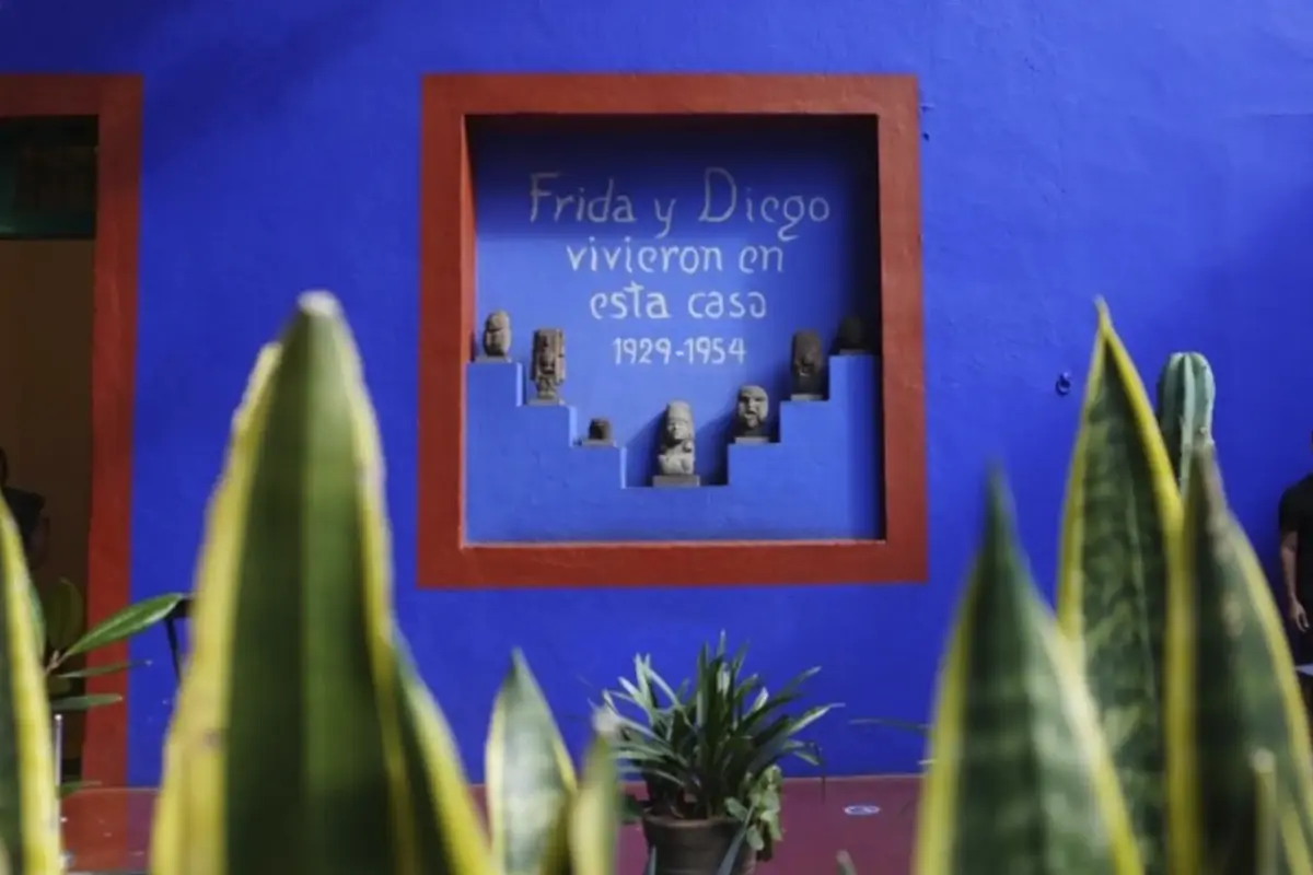 GYG-980570-Frida-Casa-Azul